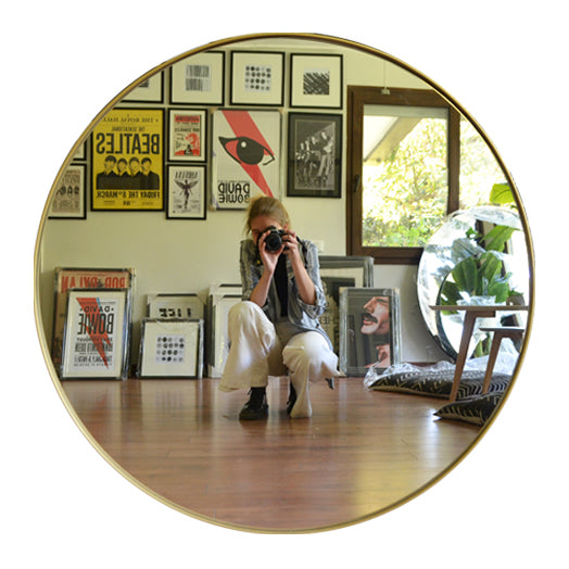 Espejo con marco de metal dorado :: Tienda Casamar - Espejo redondo